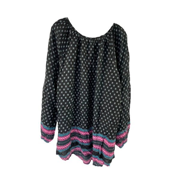 Chelsea & Theodore Women's Top - Picture 2 of 5